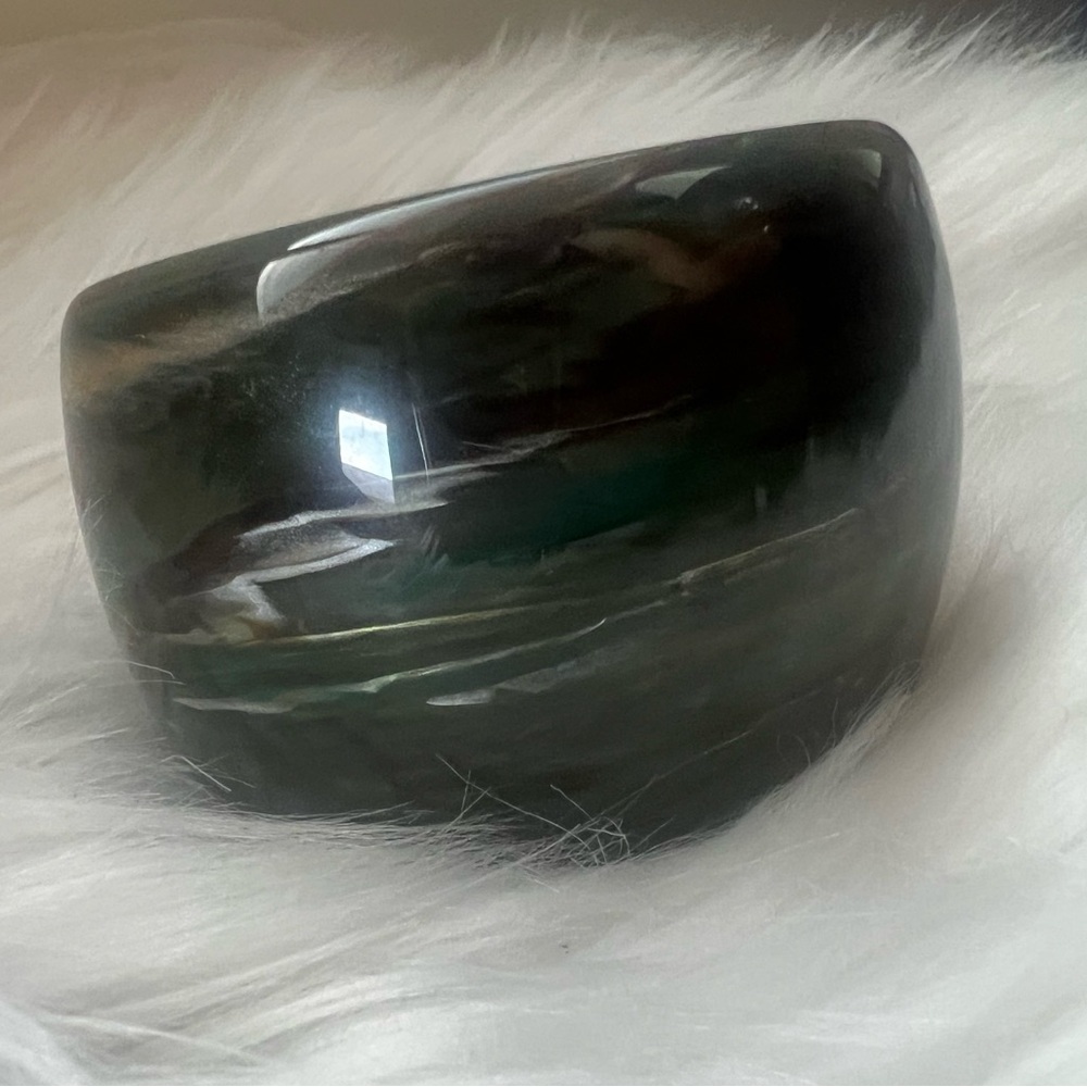 Gorgeous resin bracelet